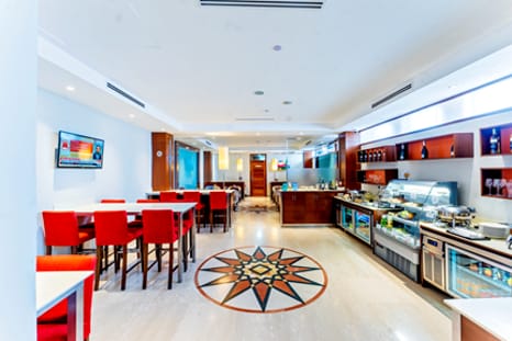 Aspire Lounge – Nairobi Airport (NBO), Terminal 1B – dining room
