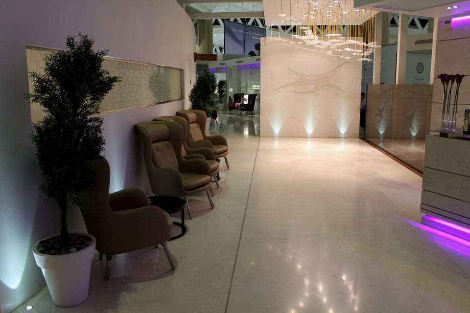 Saudia Alfursan Golden First Class Lounge – Riyadh Airport (RUH) – lounge interior