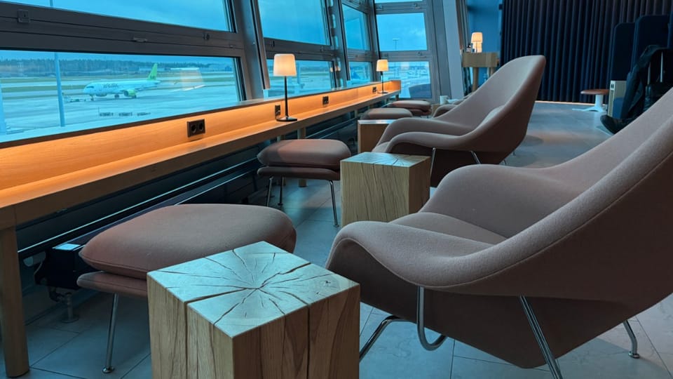 Platinum corner (Schengen area) – Helsinki Airport (HEL), intra- Schengen departures – seating area