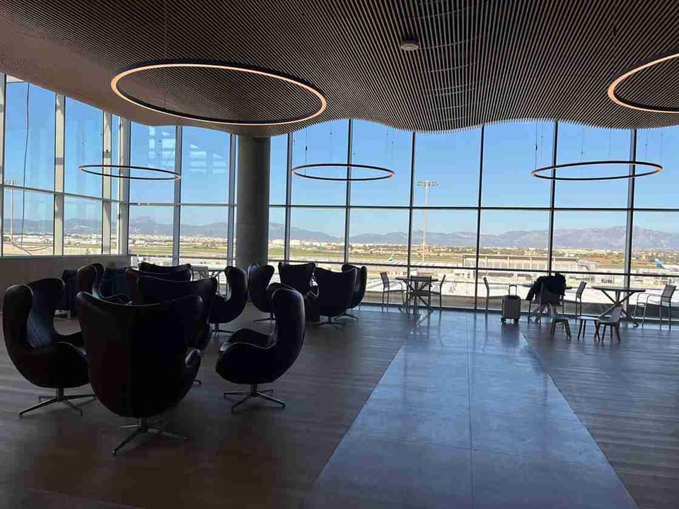 Sala VIP Valldemossa – Palma de Mallorca Airport (PMI), Main Terminal – seating area