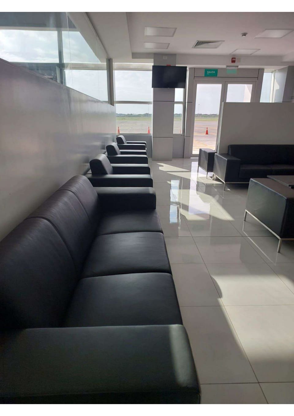 Sala Vip Manta by Layoverstay – Manta Airport (MEC), Main Terminal – seating area