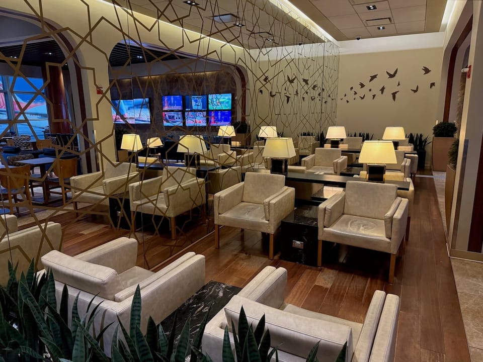 Turkish Airlines Lounge – Washington Dulles Airport (IAD), Main Terminal-Concourse B – lounge interior