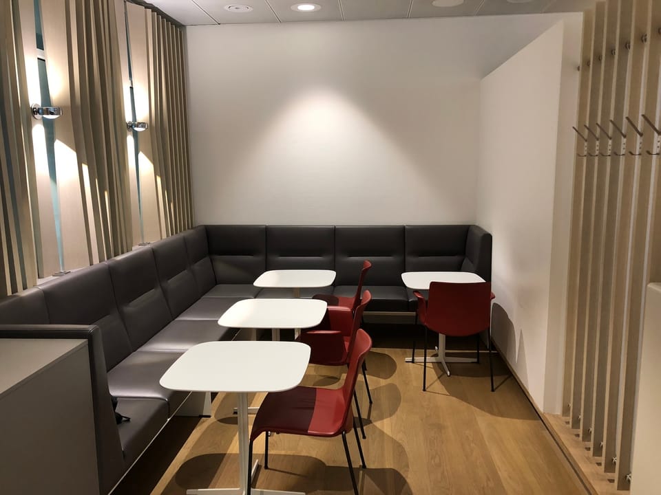 Europa Lounge – Munich Airport (MUC), Terminal 1 – dining area