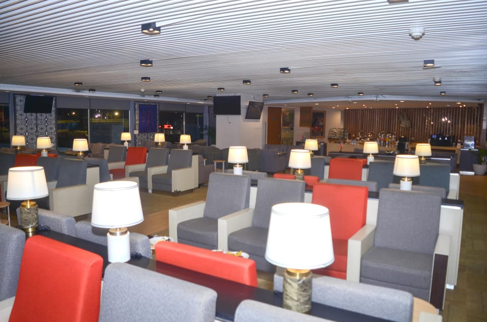Saphire Lounge(International) – Jakarta Soekarno-Hatta Airport (CGK), Terminal 2-Concourse D – seating area