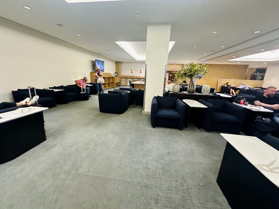 Horizons T7 Lounge – John F. Kennedy Airport (JFK), Terminal 7 – seating area