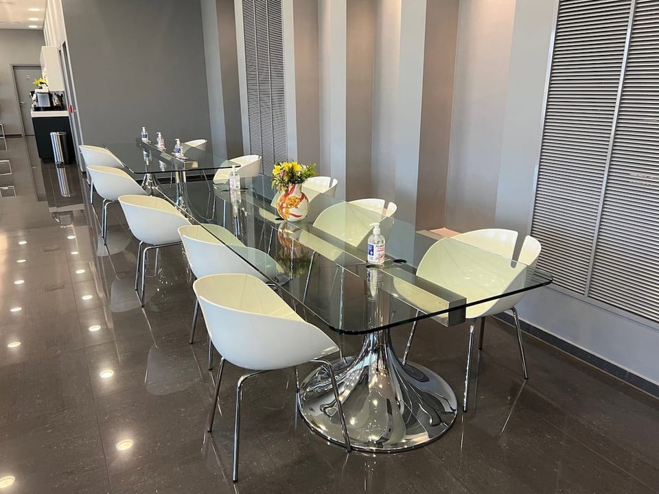 Goldair Lounge – Athens Airport (ATH) – dining area