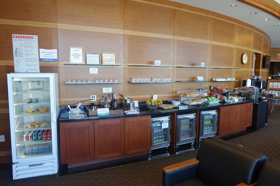 KAL Lounge – John F. Kennedy Airport (JFK), Terminal 1 – bar
