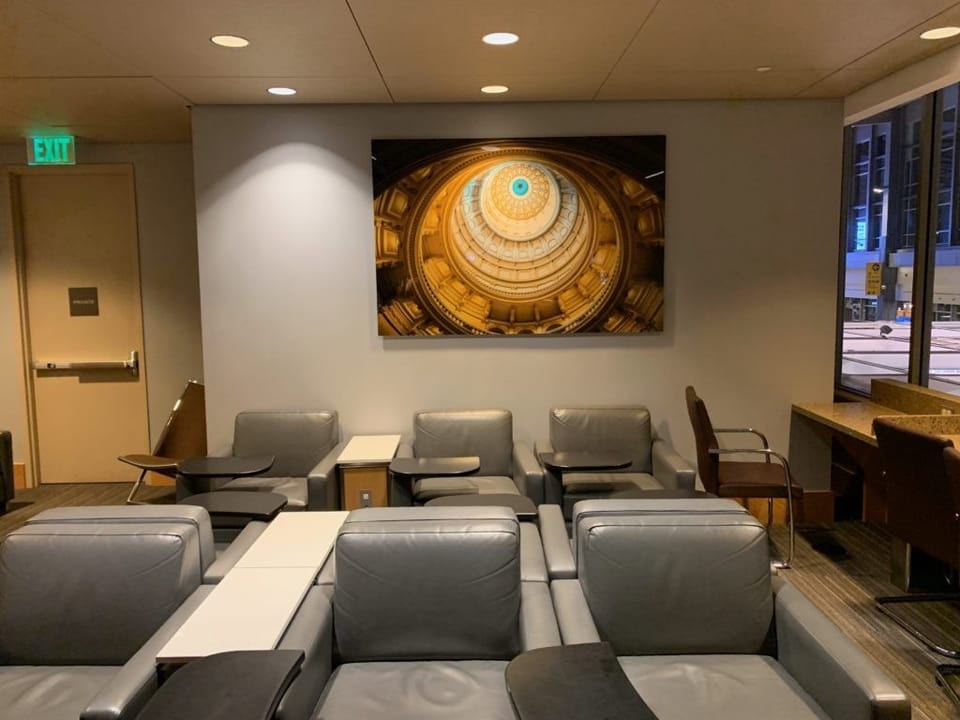 American Airlines Admirals Club – Austin Airport (AUS), Barbara Jordan Terminal – seating area