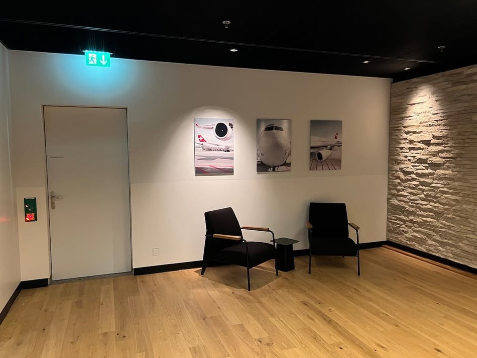 SWISS Arrival Lounge – Zurich Airport (ZRH), Check-in 2 – lounge interior