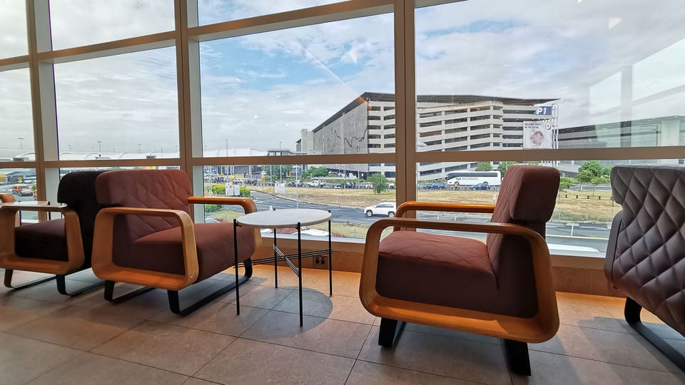 Qantas Domestic Business – Brisbane Airport (BNE), Domestic – lounge interior