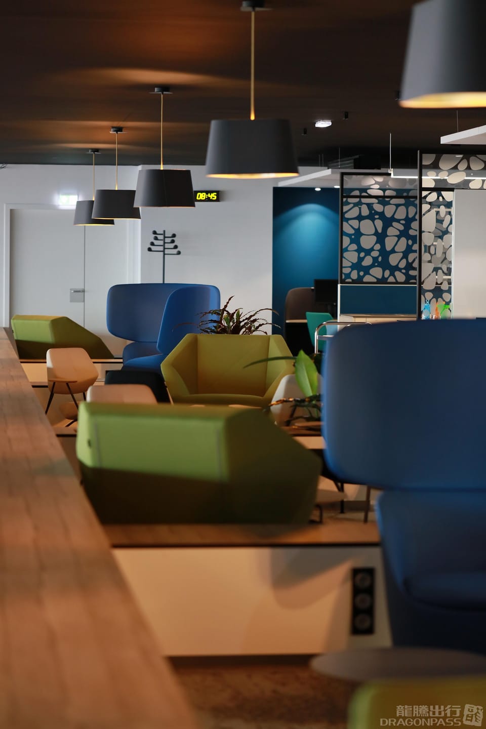La Croix du Sud Lounge – Toulouse Blagnac (TLS), Main Terminal – seating area