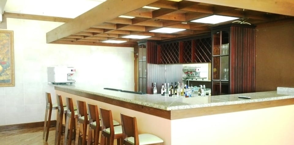 Salon Premier – La Romana Airport (LRM), Main Terminal
