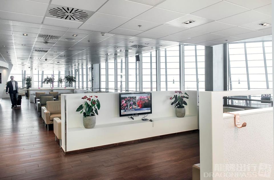 The Infinity Lounge – Nice Airport (NCE), Terminal 2 – seating area
