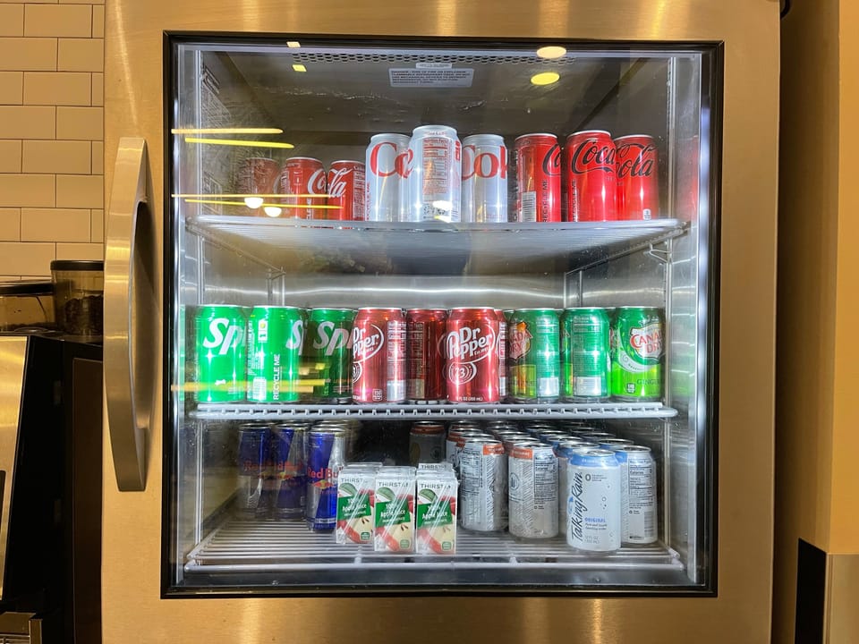 Aspire Lounge – Ontario Airport (ONT), Terminal 2 – dining area