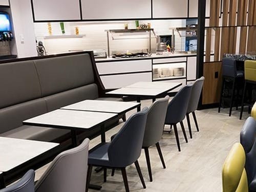 Plaza Premium Lounge (US Transborder, Terminal 3) – Toronto Pearson Airport (YYZ), Terminal 3 – dining room