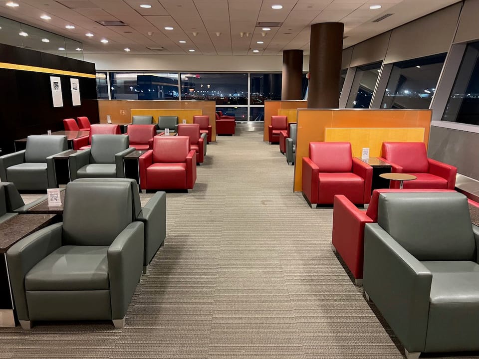 American Airlines Admirals Club (Concourse C) – John F. Kennedy Airport (JFK), Terminal 8 – seating area