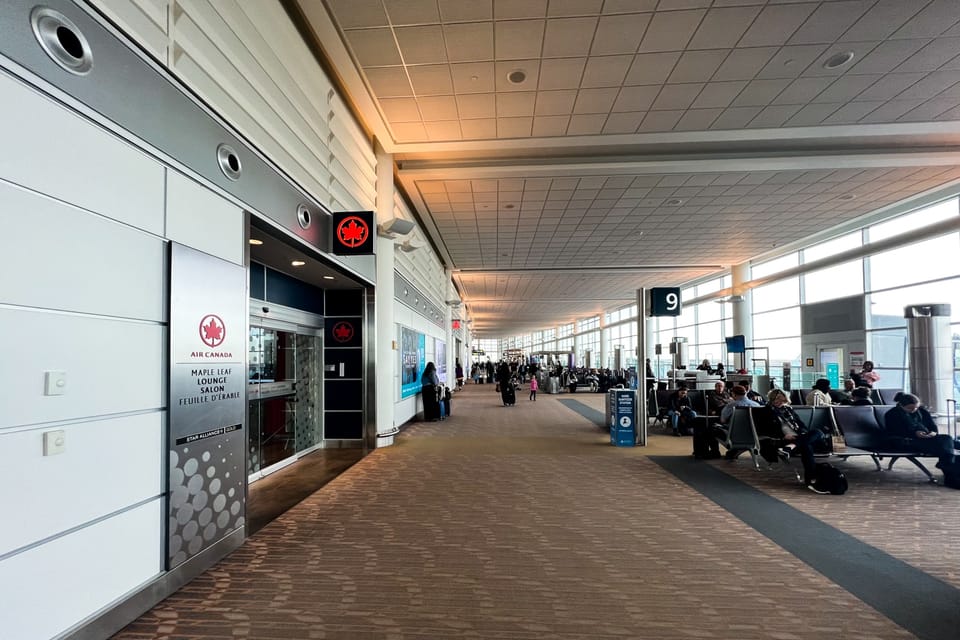 Air Canada Maple Leaf Lounge – Winnipeg J.A.Richardson International (YWG)