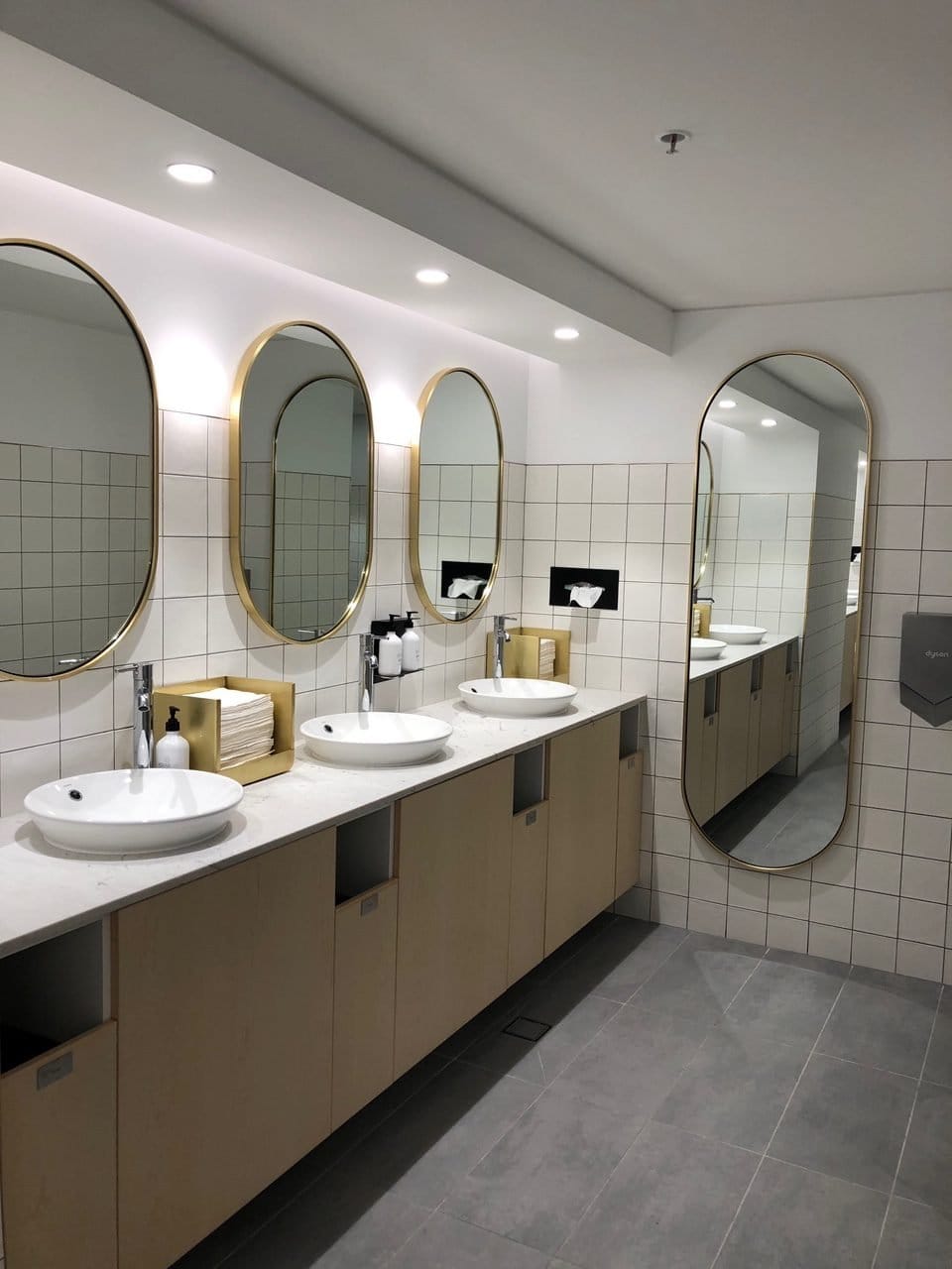 Qantas Domestic Business – Melbourne Airport (MEL), Domestic Terminal 1