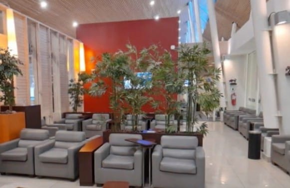 Salon Pacific Club Puerto Montt – Puerto Montt Airport (PMC), Main Terminal