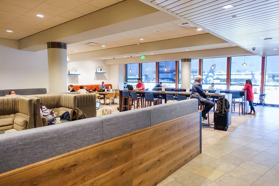 Alaska Lounge – LAX Airport (LAX), Terminal 6