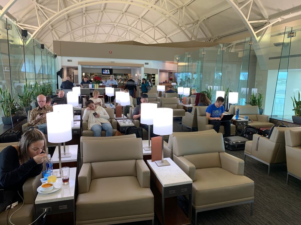 United Club – John Wayne Airport (SNA)