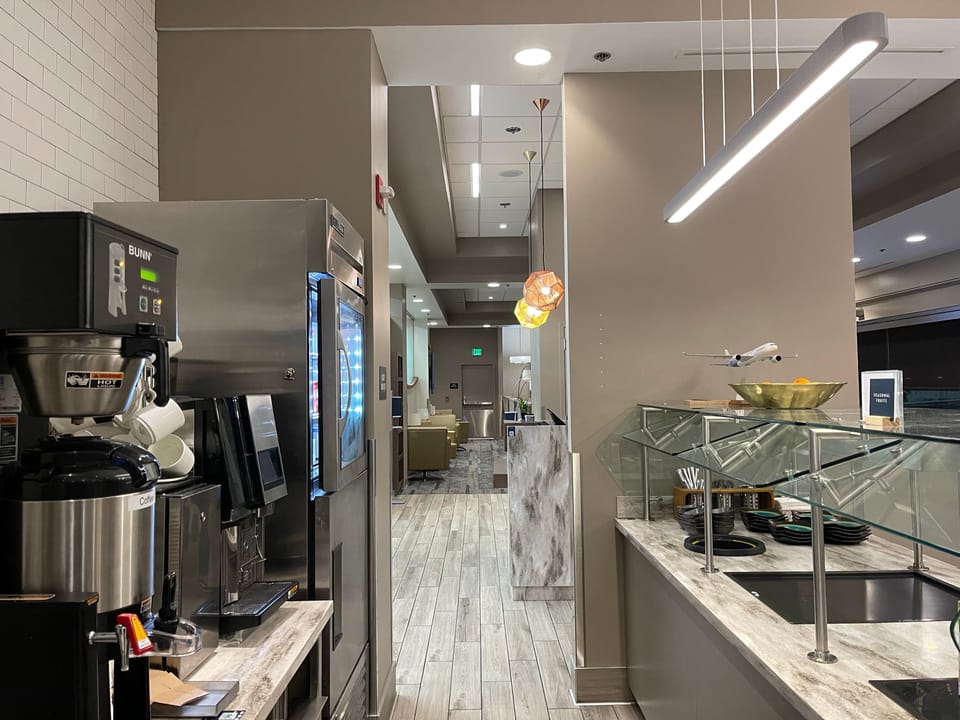 Aspire Lounge – Ontario Airport (ONT), Terminal 2 – lounge interior