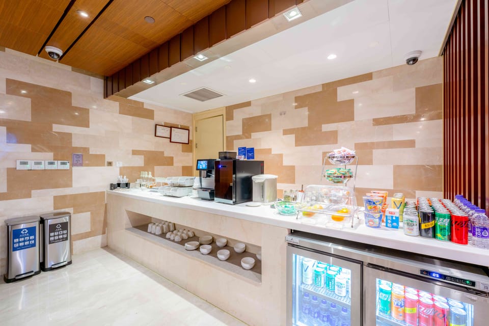 Reception Area Gate 6 – Shanghai Hongqiao Airport (SHA), Terminal 1 – dining room