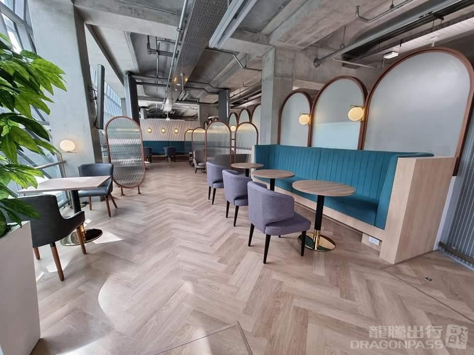 Miracle Lounge (Domestic) – Bangkok Suvarnabhumi Airport (BKK), Main Terminal – seating area