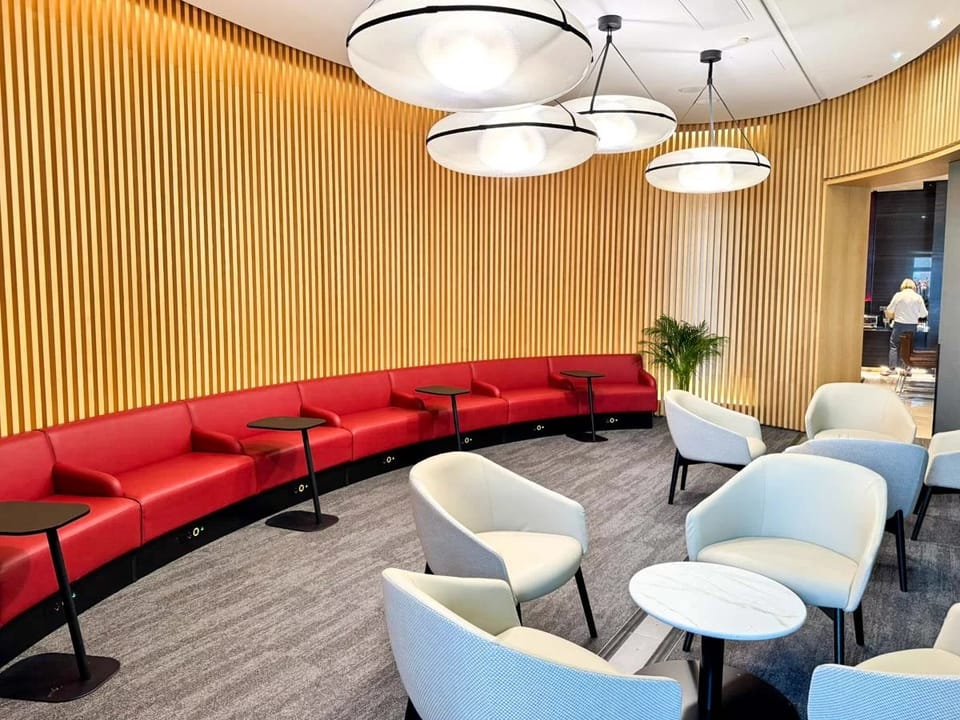 Air Canada Maple Leaf Lounge – Heathrow Airport (LHR), Terminal 2B – seating area