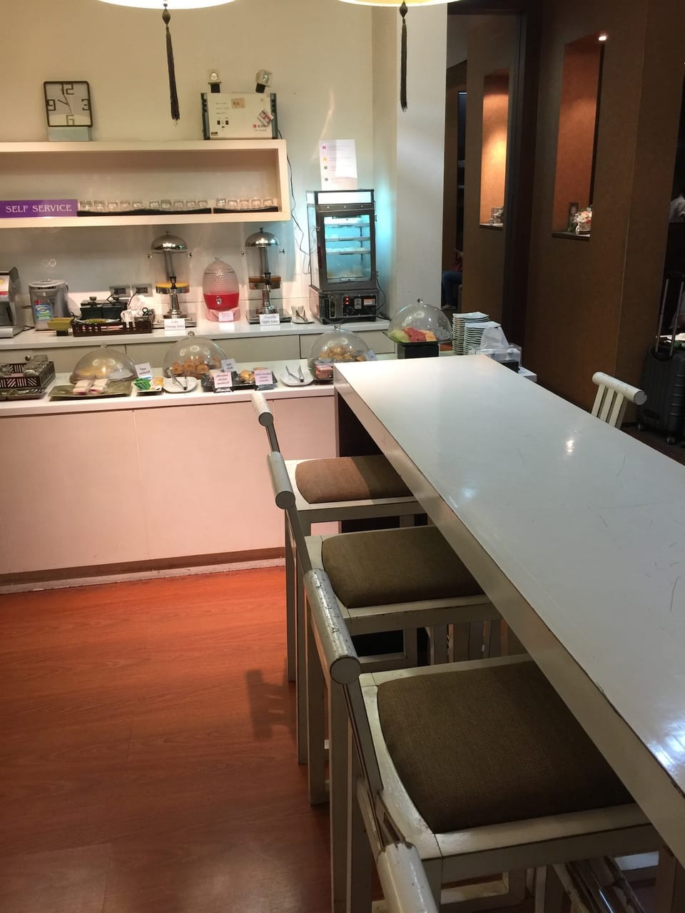 Royal Orchid Lounge – Chiang Mai Airport (CNX), Domestic Terminal – dining area