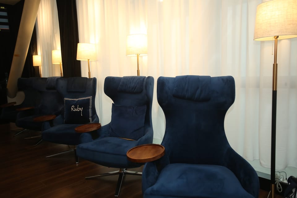 RUBY Lounge – Beijing Capital Airport (PEK), Terminal 2 – seating area