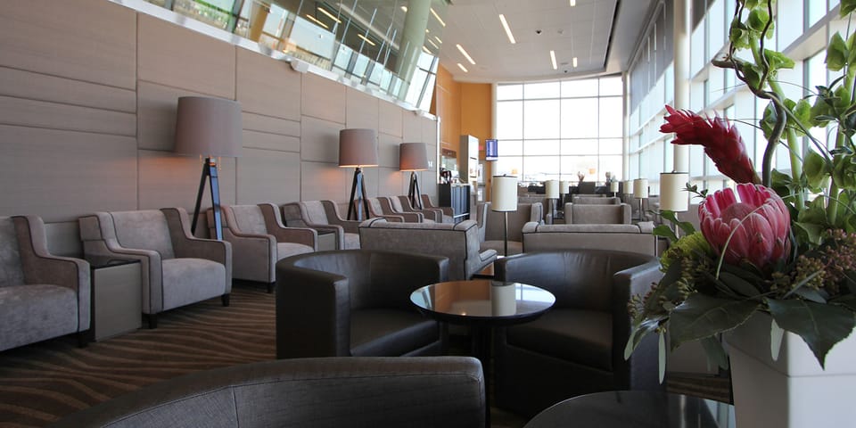 Plaza Premium Lounge – Edmonton Airport (YEG), Main Terminal