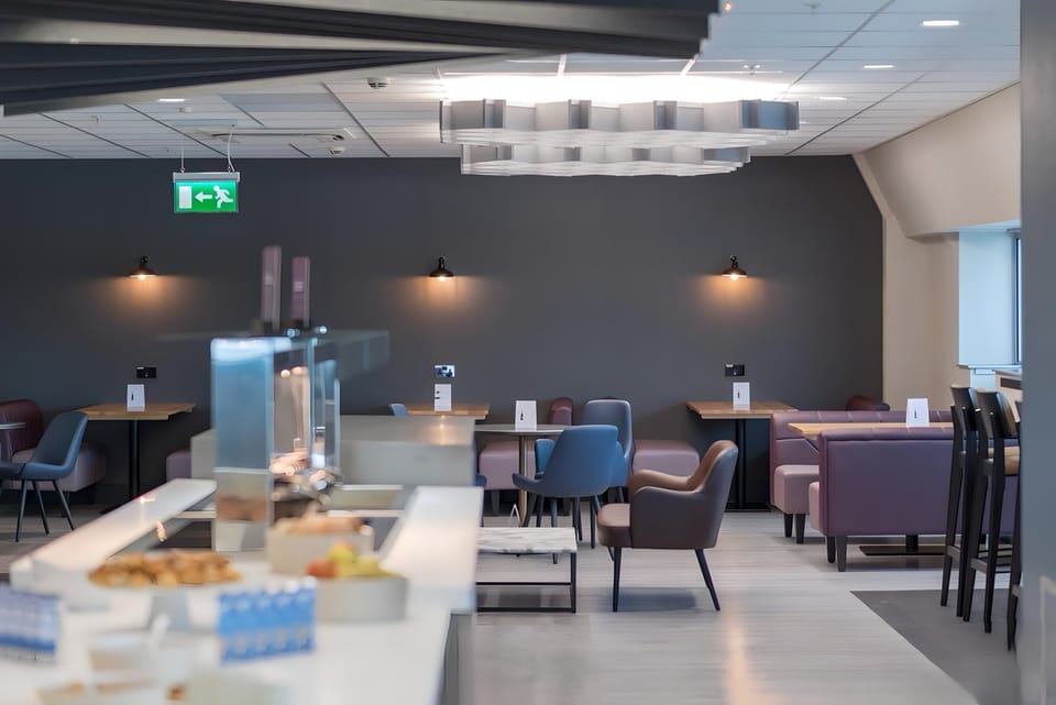 Aspire Lounge, South – Birmingham Airport (BHX), Main Terminal – seating area