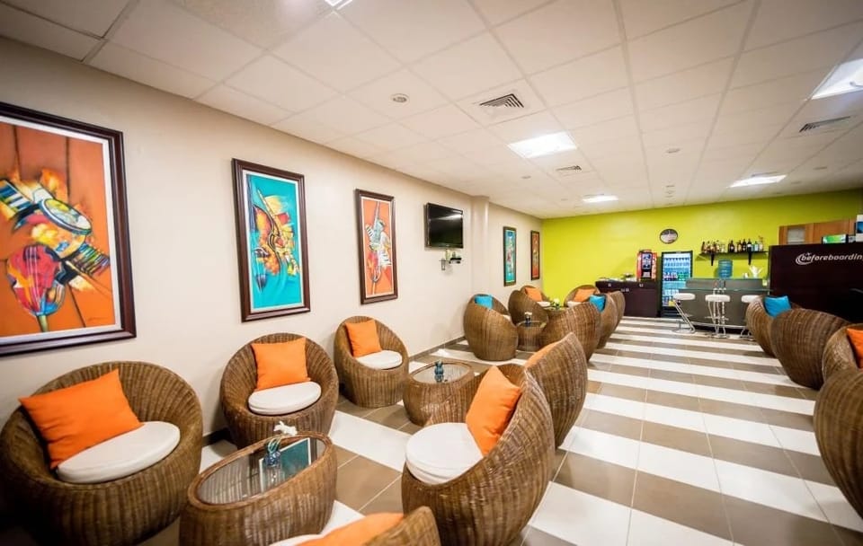 Sala Jade – Santa Barbara de Samana Airport (AZS), Terminal A