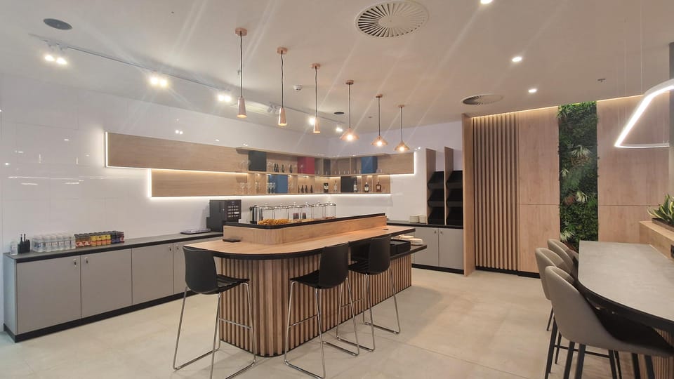 Business Lounge – Sarajevo Airport (SJJ), Terminal B – bar