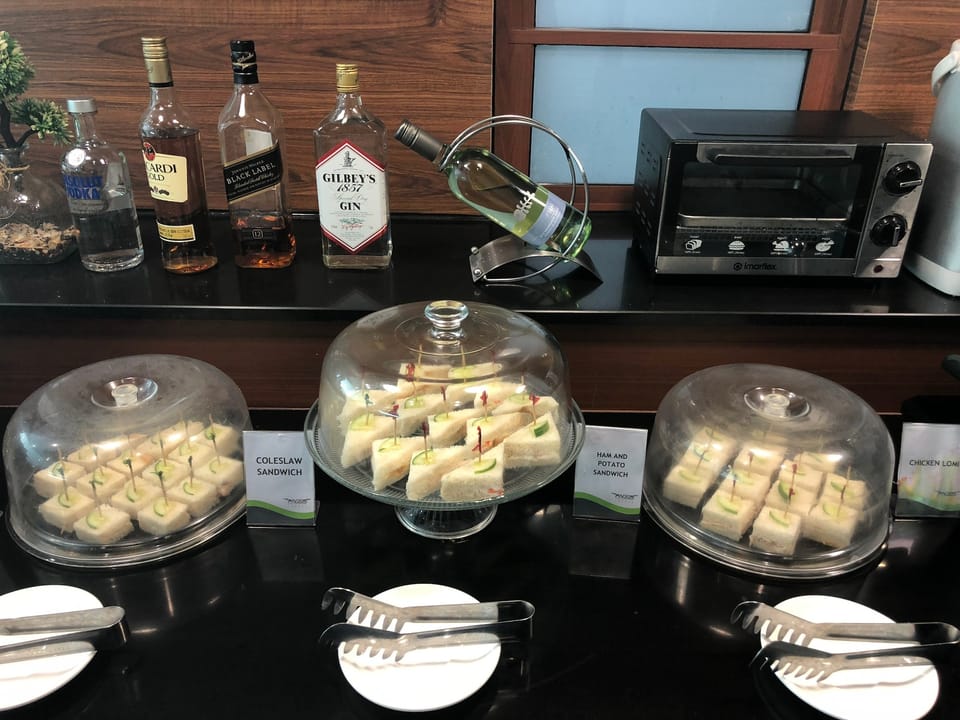 PAGSS Lounge – Davao Francisco Bangoy Airport (DVO), International – dining area