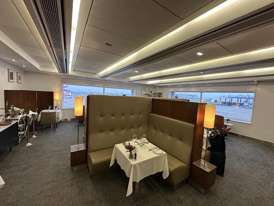 British Airways First Dining Room – Heathrow Airport (LHR), Terminal 3 – dining room