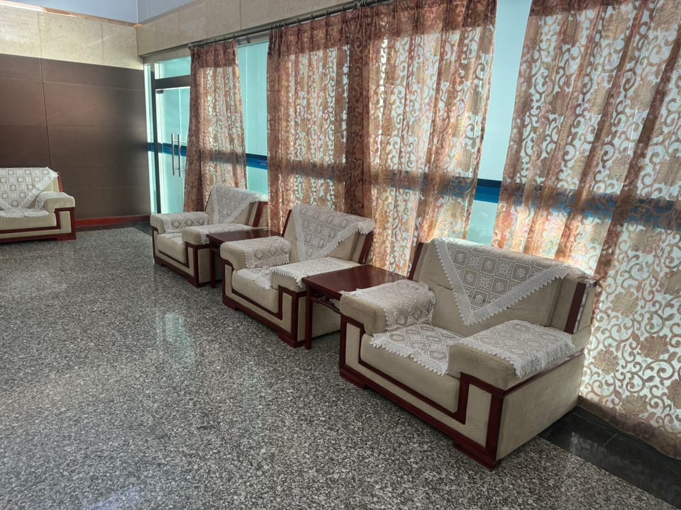 First class lounge – Bayingoleng Mongolian Autonomous Prefecture Airport (IQM), Main Terminal – seating area