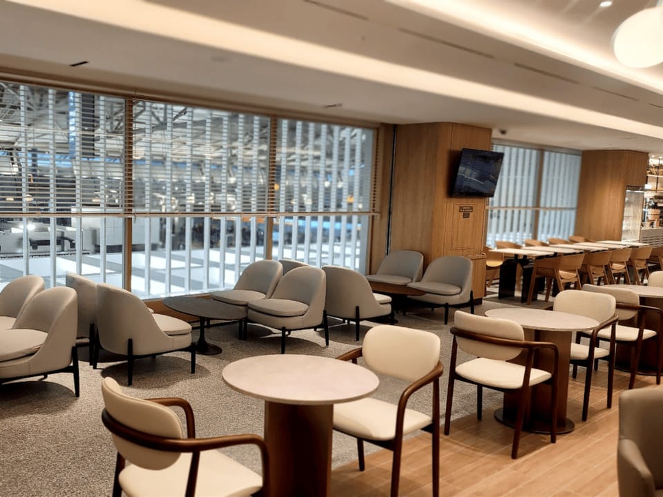 Sky Hub Lounge (Terminal 1 West) – Seoul Incheon Airport (ICN), Terminal 1 – seating area