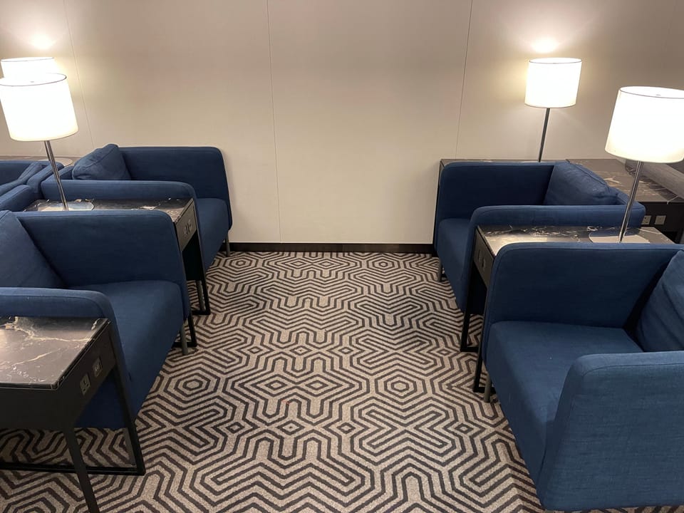 SilverKris Lounge First Class – Hong Kong Airport (HKG), Main Departure Hall – seating area