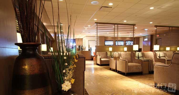 Plaza Premium Lounge (US Transborder) – Edmonton Airport (YEG), Main Terminal – seating area