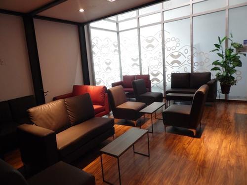 The Lounge & Catering – Queretaro Intercontinental (QRO), The Lounge & Catering