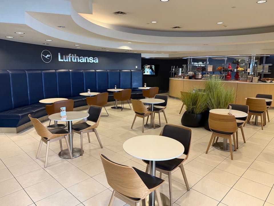 Lufthansa Business Lounge – Washington Dulles Airport (IAD)