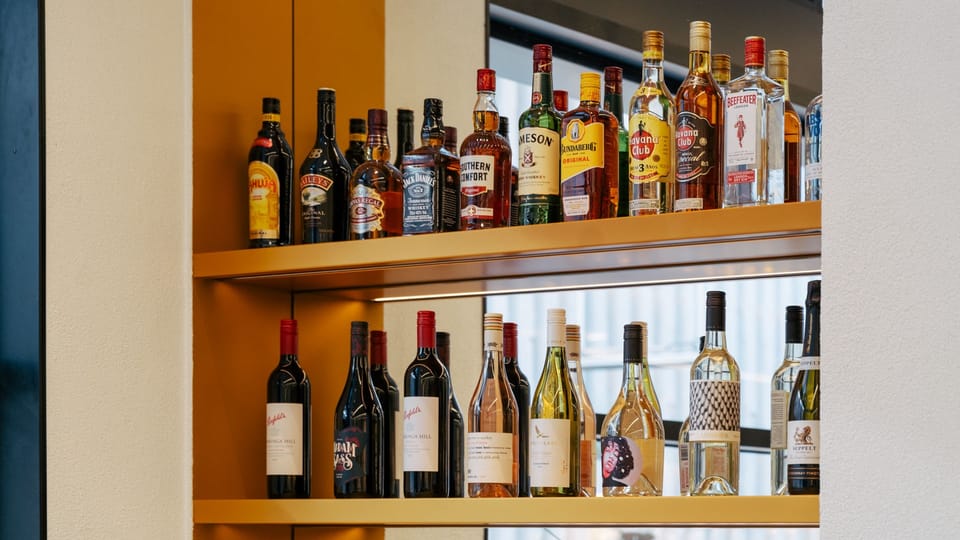 Qantas Perth International Transit Lounge – Perth Airport (PER) – bar