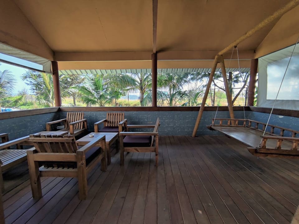 Huvandhumaa Lounge – Malé Airport (MLE), Seaplane Terminal