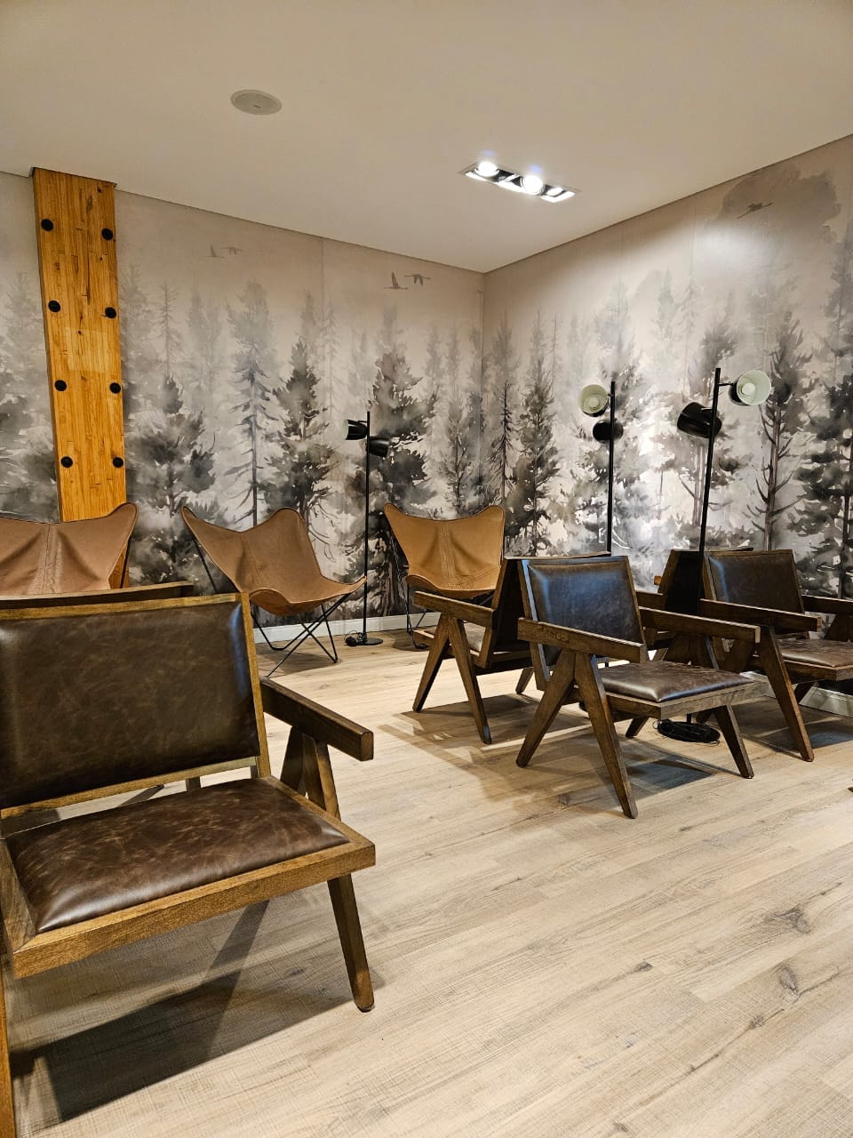 Ushuaia W Premium – Ushuaia Airport (USH), Main Terminal