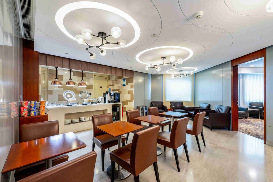 Reception Area Gate 6 – Shanghai Hongqiao Airport (SHA), Terminal 1 – dining room