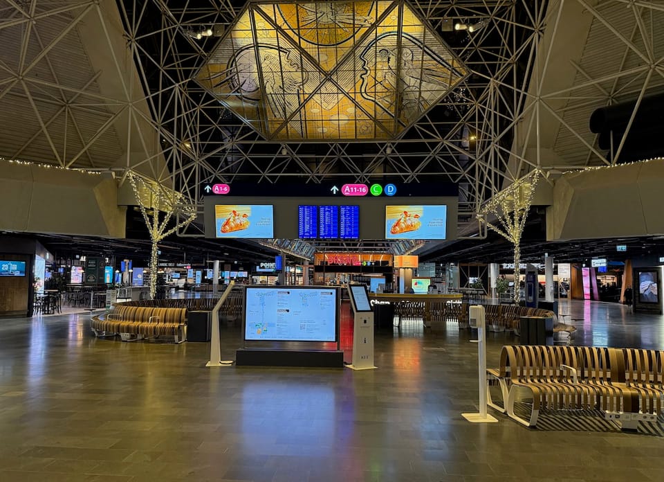 Icelandair Saga Lounge – Reykjavik Keflavik Airport (KEF), Main Terminal