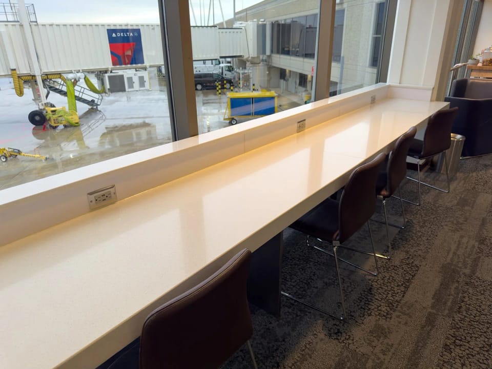 Delta Sky Club – Milwaukee Airport (MKE)