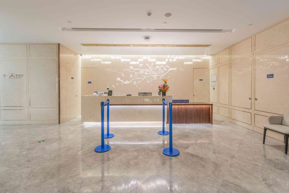 VIP Lounge No.170 (Satellite S2, International) – Shanghai Pudong Airport (PVG), Satellite Terminal 2 – reception and entrance